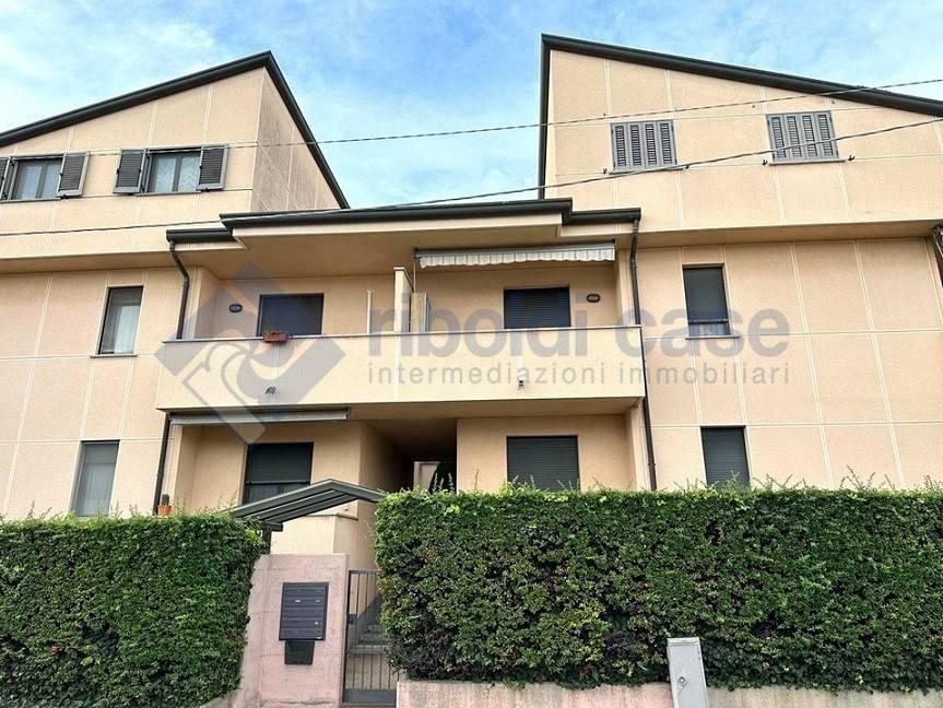 Appartamento in vendita a Giussano via Amerigo Vespucci