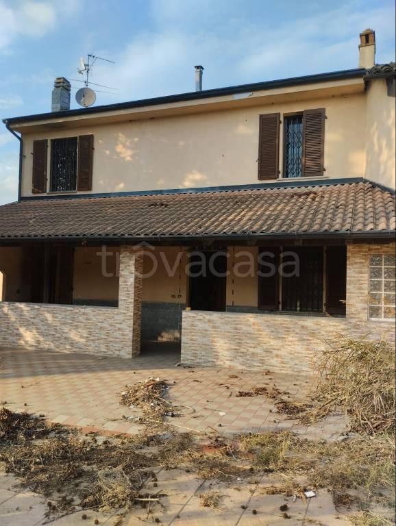 Casa Indipendente in in vendita da privato a Robbio via Novara, 343