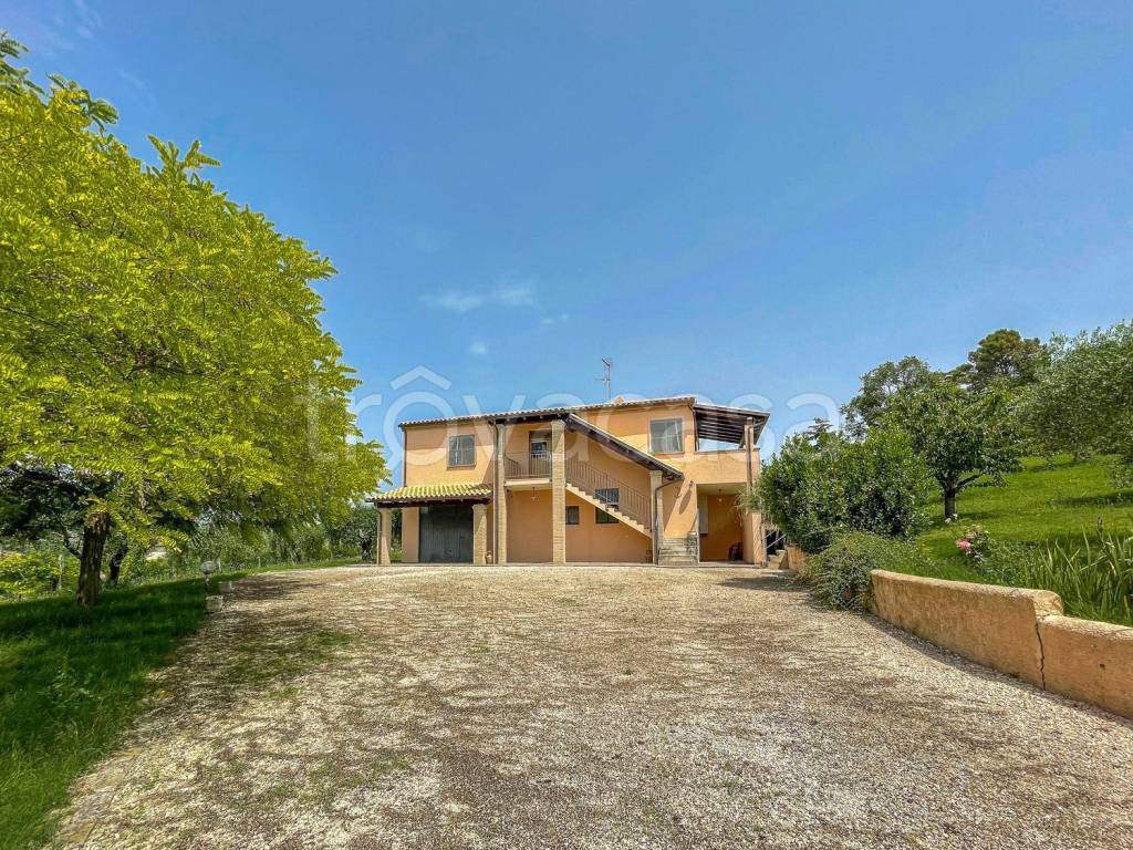 Villa in vendita a Mondavio viale Ungheria