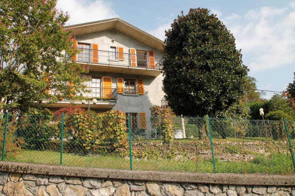 Appartamento in vendita a Sant'Omobono Terme via Vittorio Veneto