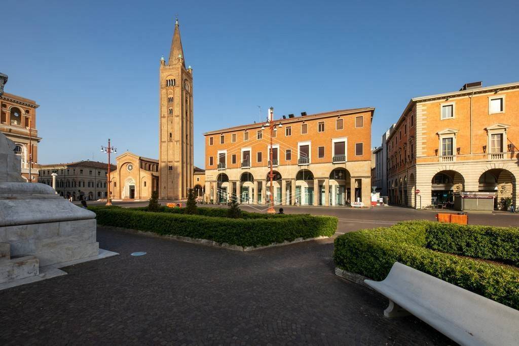 Ufficio in vendita a Forlì piazza Aurelio Saffi, 33