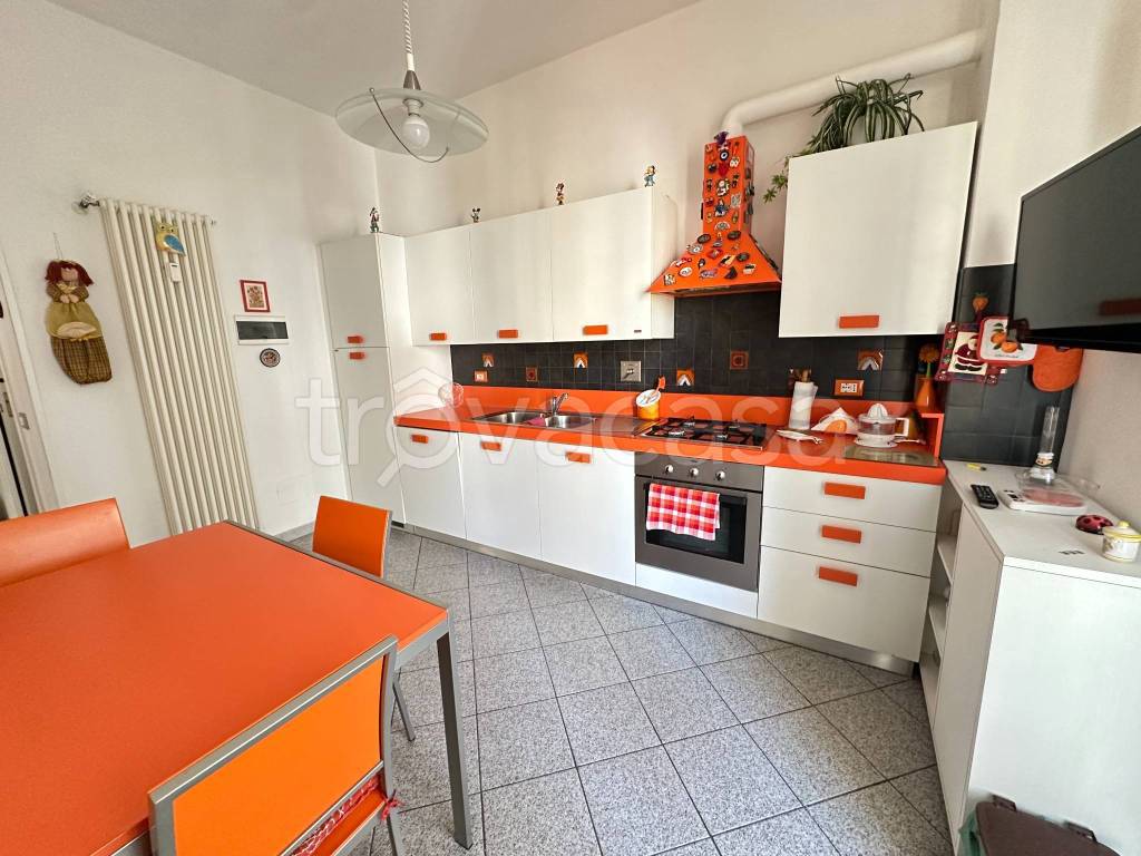 Appartamento in vendita a Firenze via Antonio Locatelli