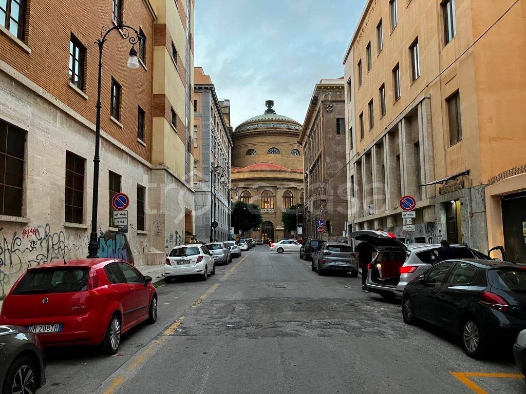 Negozio in vendita a Palermo via Gaetano Donizetti, 14B