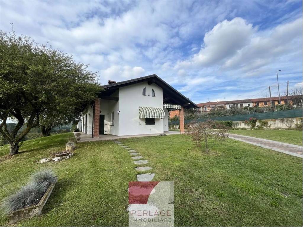 Villa in vendita a Baldissero d'Alba frazione baroli, 36