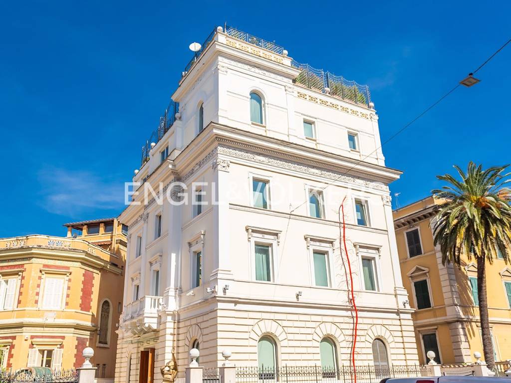 Casa Indipendente in vendita a Roma via Giovanni Battista Morgagni