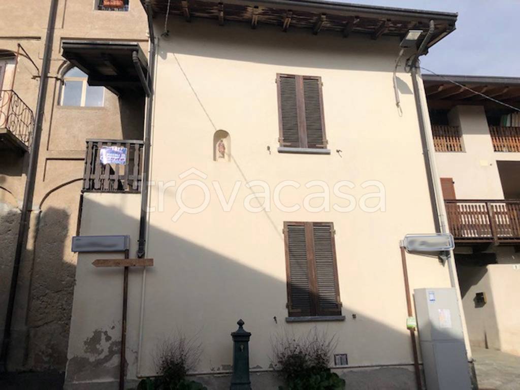 Casa Indipendente in vendita a Varese via San Sebastiano