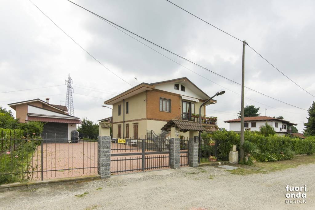 Villa Bifamiliare in vendita a Leini via Settimo, 78