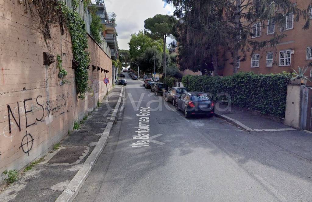 Garage in vendita a Roma via Bartolomeo Gosio
