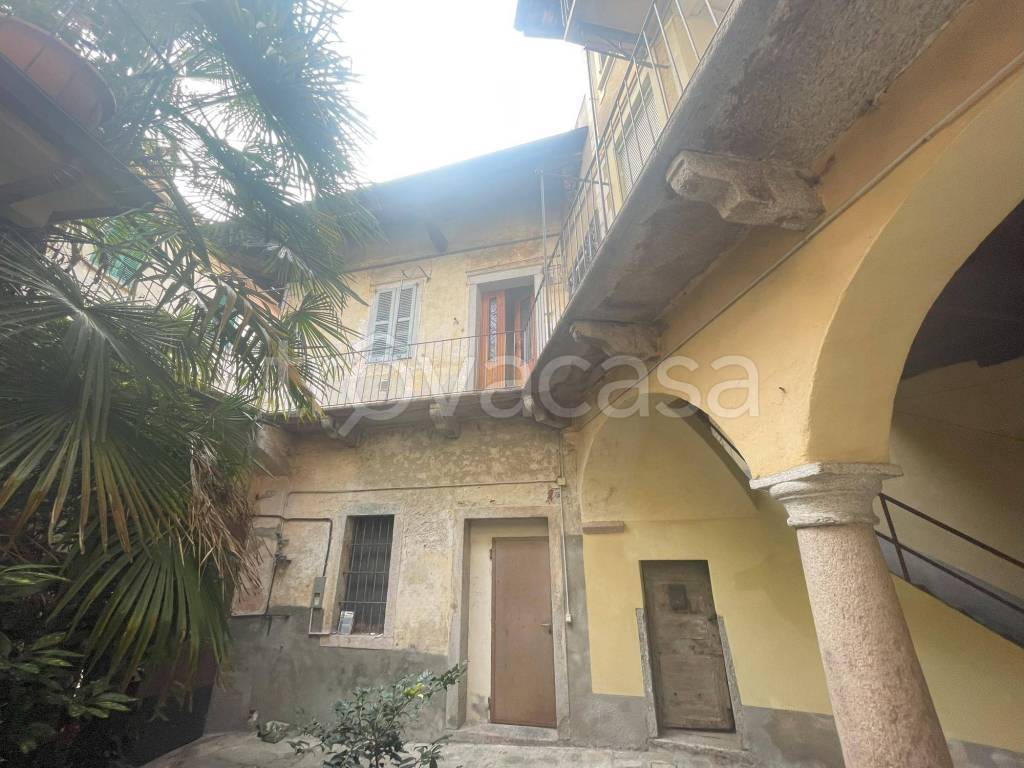 Casa Indipendente in vendita a Verbania via Pietro Guglielmazzi