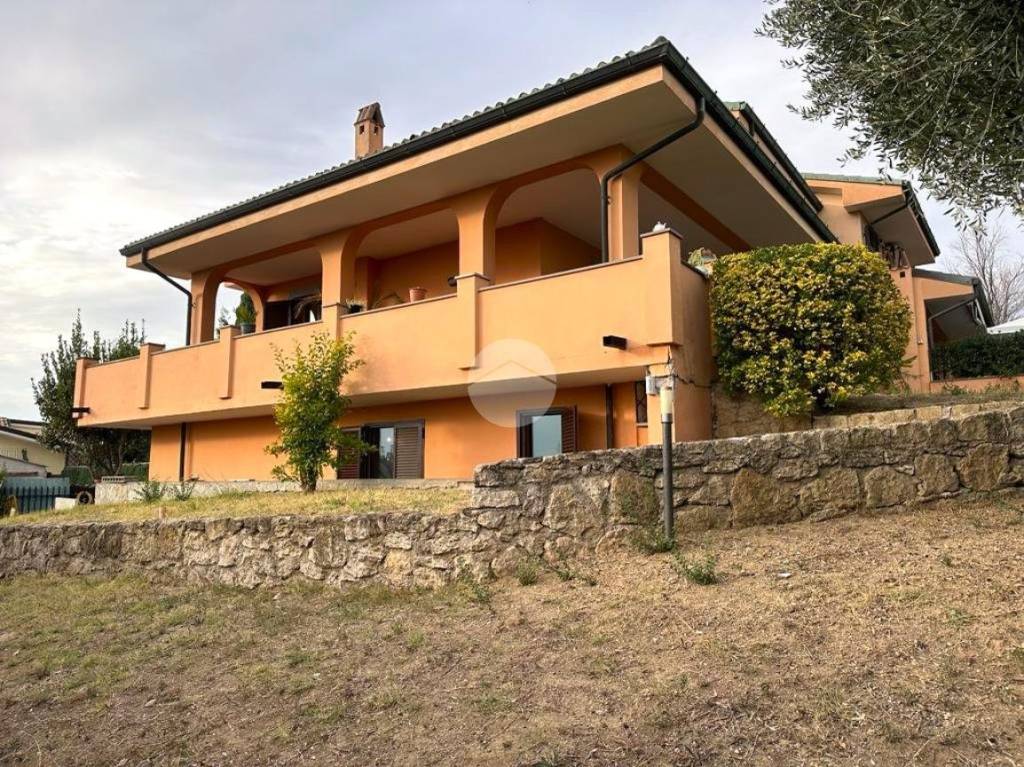 Villa Bifamiliare in vendita a Guidonia Montecelio via Parco Azzurro