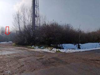 Terreno industriale all'asta a sannazzaro de' burgondi via vigne