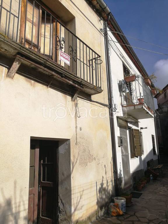Casa Indipendente in in vendita da privato a Rogliano borgata Serra, 16