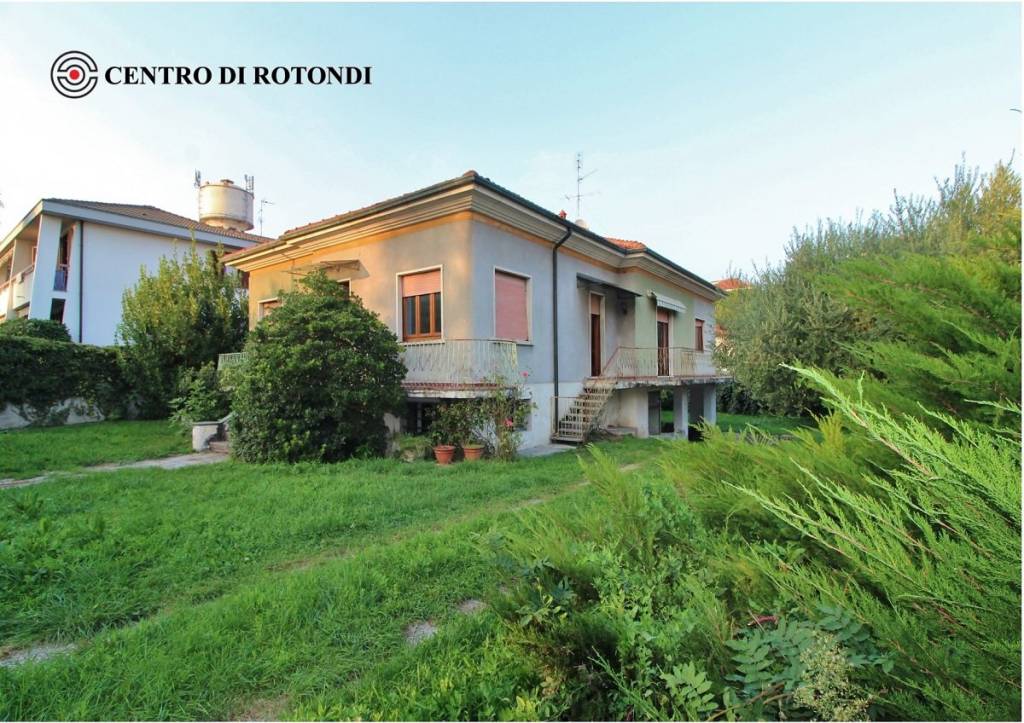 Villa in vendita a Cerro Maggiore via Monsignor Celestino Cattaneo, 8