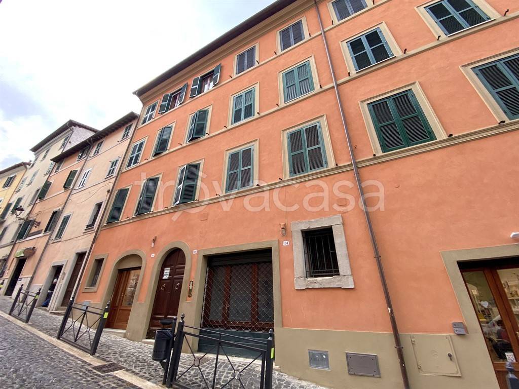 Appartamento in vendita a San Vito Romano via Borgo Mario Theodoli, 106