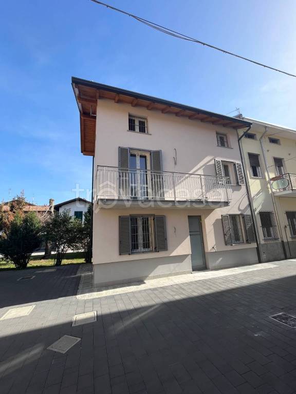 Casa Indipendente in in vendita da privato a Giussano via Camillo Benso di Cavour, 77