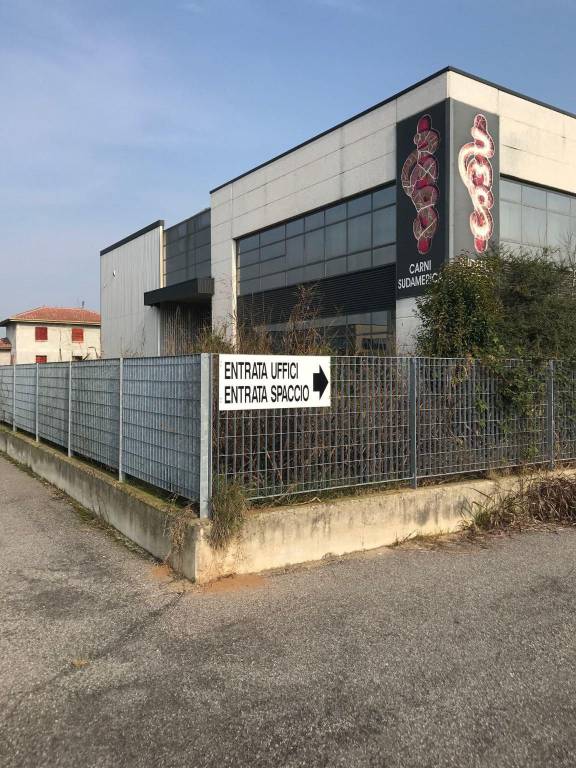 Capannone Industriale in vendita a Borgo San Giacomo via Giovanni Pasquini