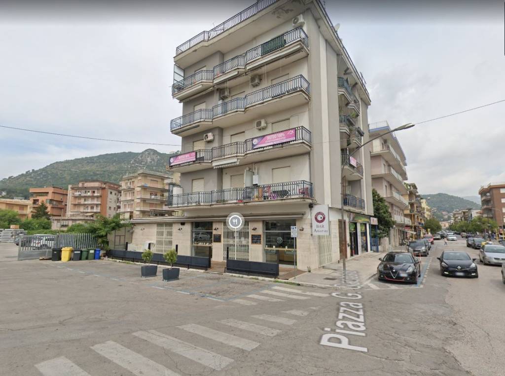 Negozio in affitto a Cassino piazza Garibaldi, 31