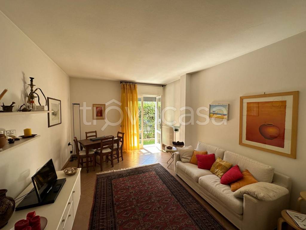 Appartamento in vendita a Forte dei Marmi via Duca degli Abruzzi, 101A