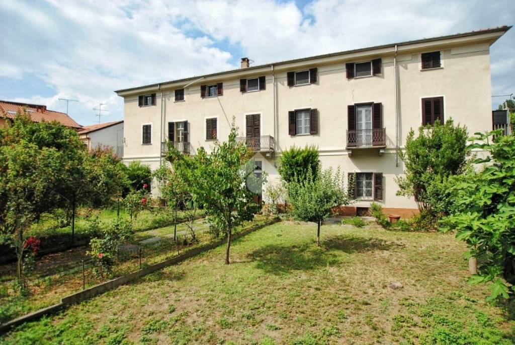 Appartamento in vendita a Livorno Ferraris piazza Corio, 2