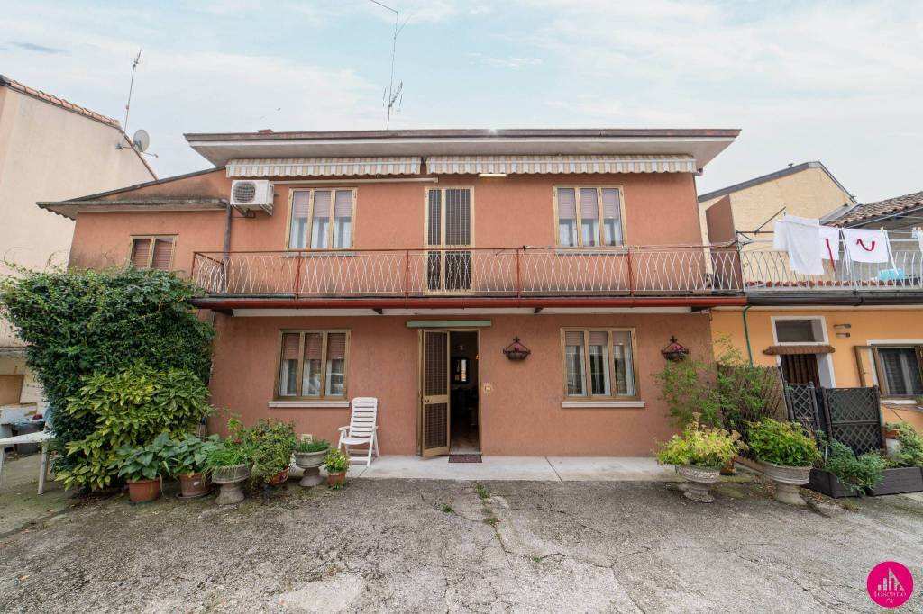 Villa a Schiera in vendita a Casarsa della Delizia via Villa