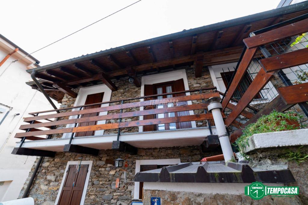 Casa Indipendente in vendita a Stresa via Cavaliere Giovanni Rossi, Levo 1