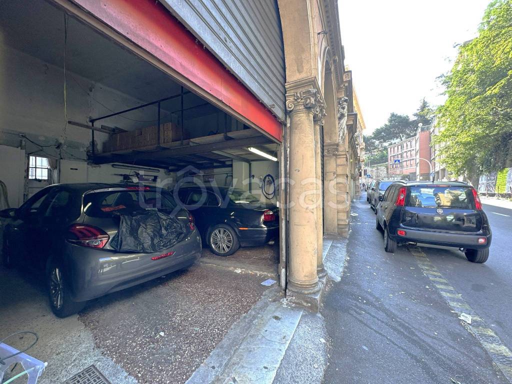 Garage in vendita a Genova via Leonardo Montaldo, 140