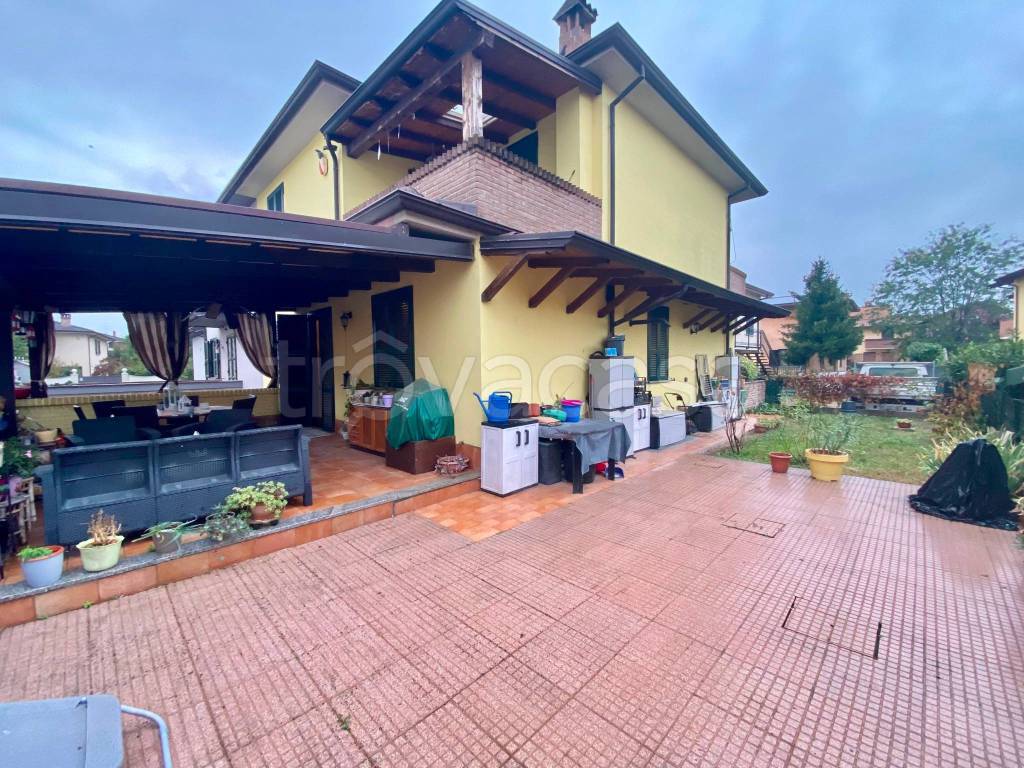 Villa in vendita a Podenzano