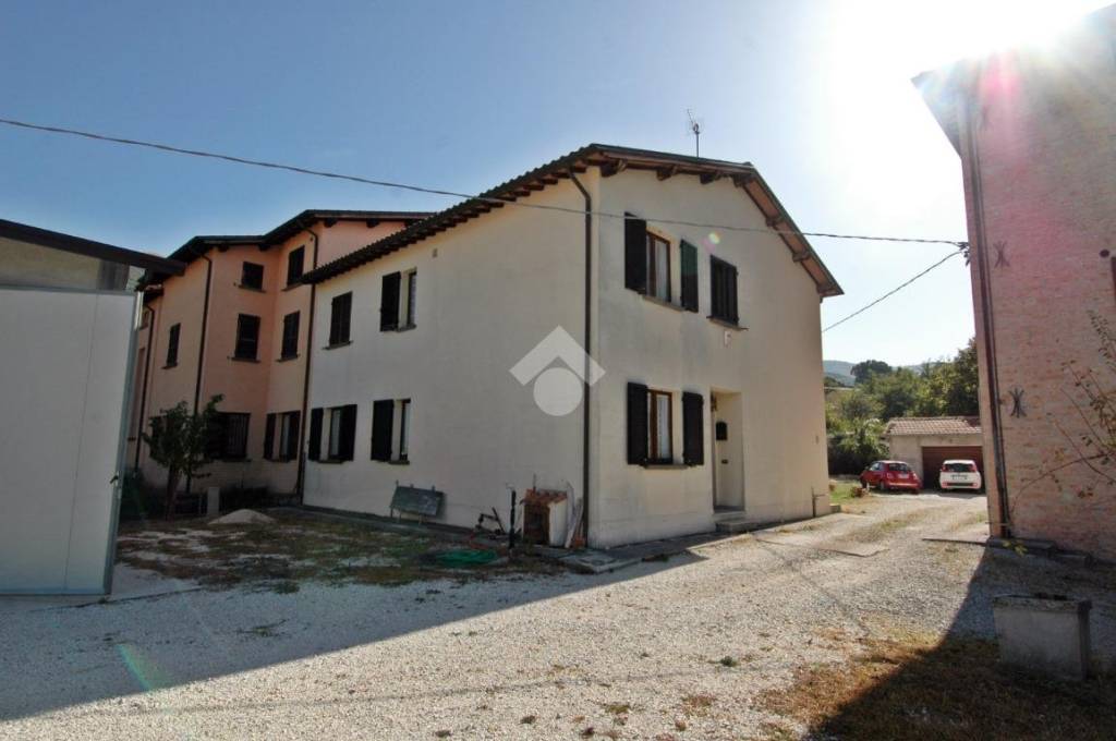 Casa Indipendente in vendita a Nocera Umbra via Fano, 42