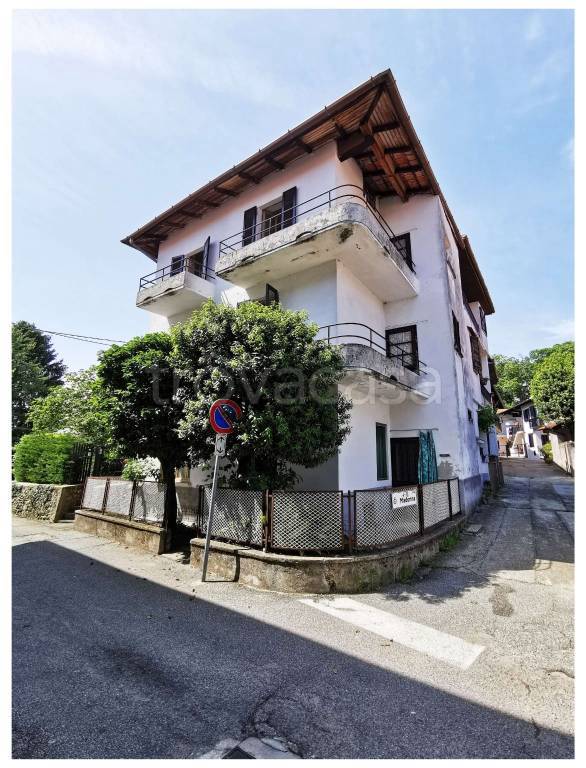 Casa Indipendente in vendita a Gattico-Veruno via Madonna, 4