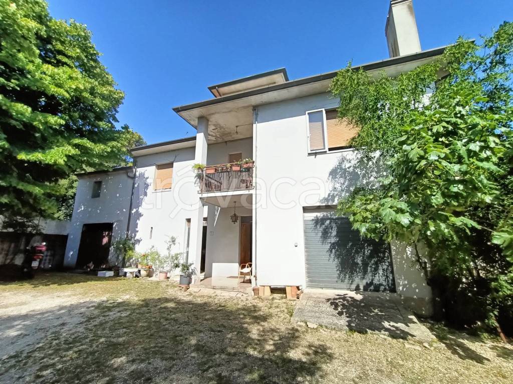 Villa Bifamiliare in vendita a Falconara Marittima