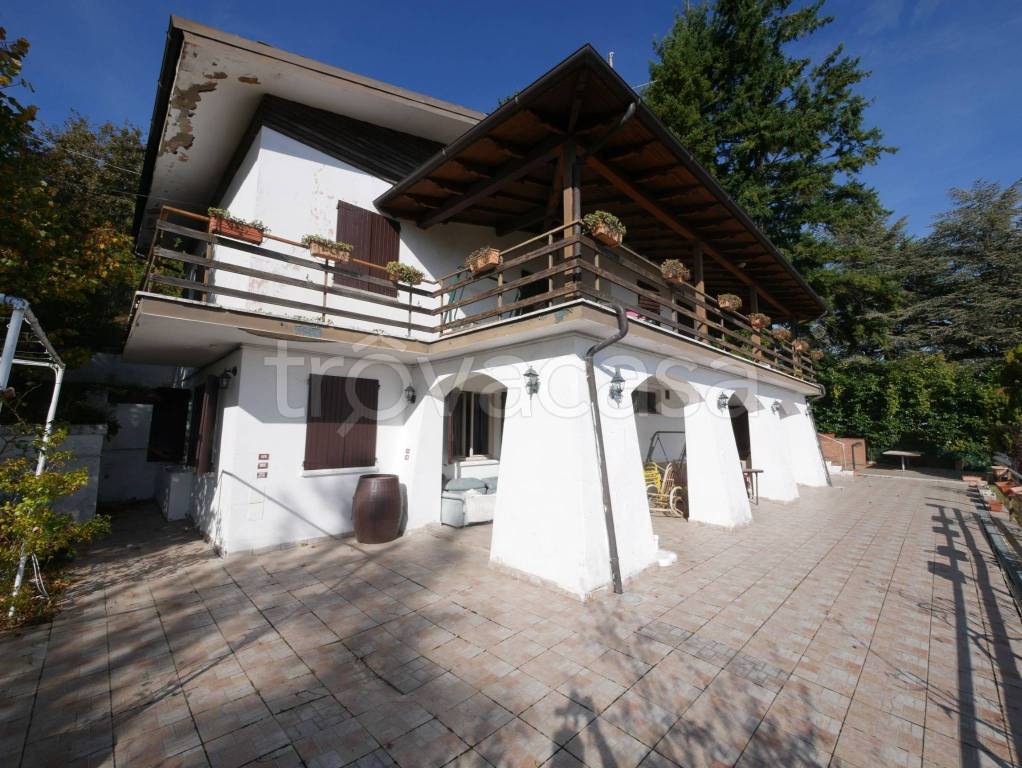 Villa Bifamiliare in vendita a Serramazzoni viale delle Nazioni