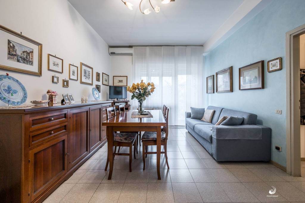 Appartamento in vendita a Monza via Luca della Robbia, 30