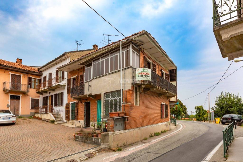 Casa Indipendente in vendita a Castagneto Po via roma 17/19