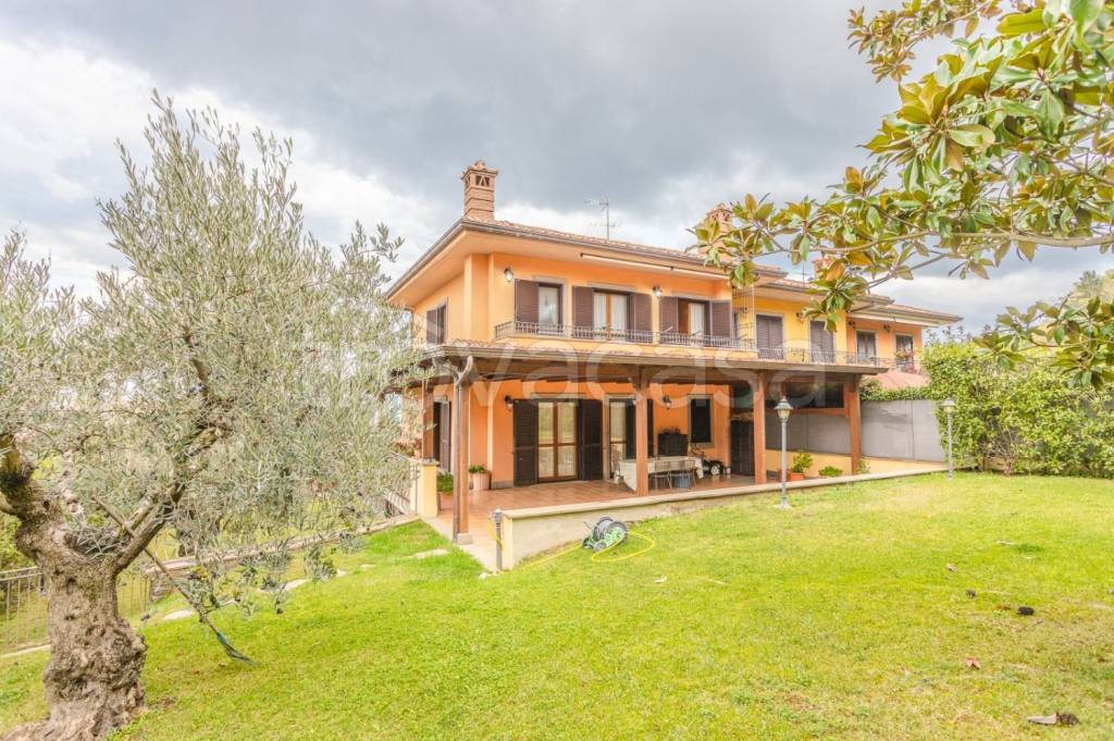 Villa Bifamiliare in vendita a Monte Porzio Catone via Formello, 17