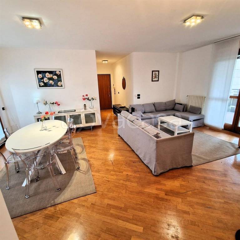 Appartamento in vendita a San Donato Milanese via Bruxelles, 5/b