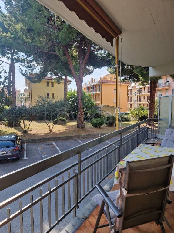 Appartamento in vendita a Pietra Ligure via Pollupice