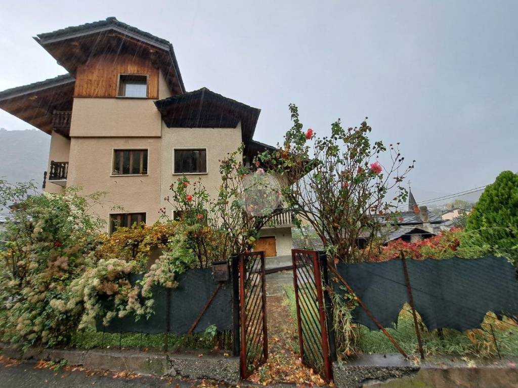 Appartamento in vendita ad Arvier frazione Leverogne, 50