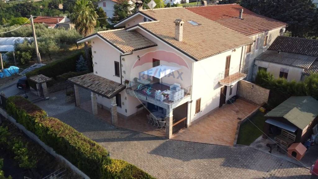 Villa in vendita a Fossacesia via Vecchia Lanciano, 37