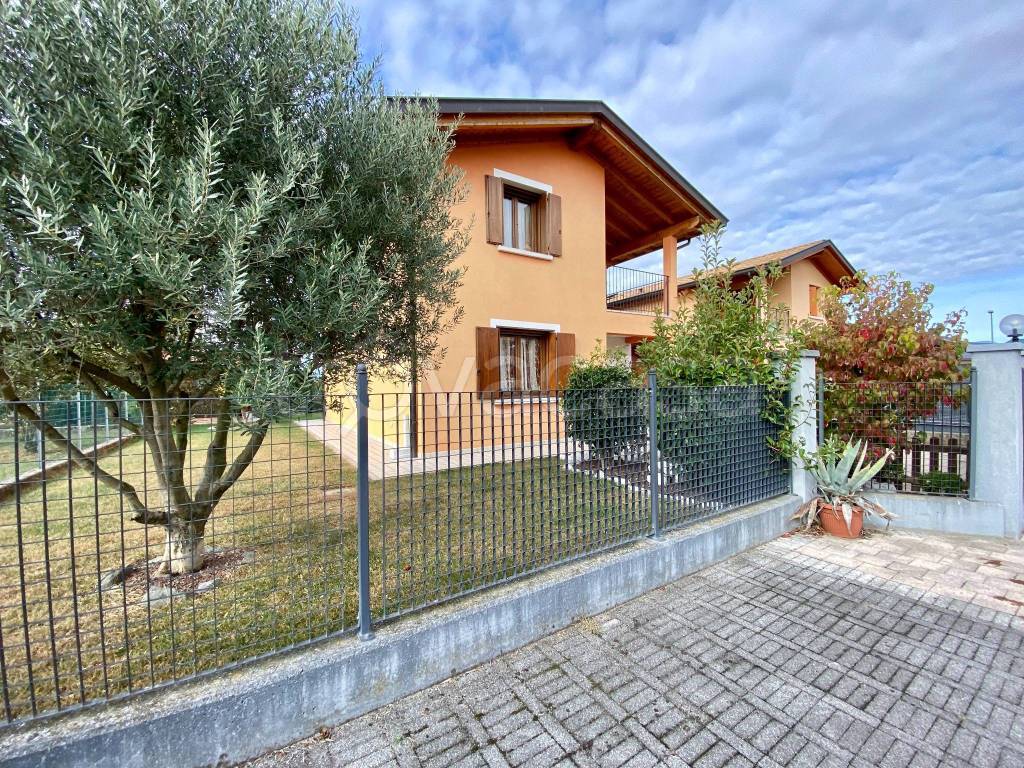 Villa in vendita a San Daniele del Friuli via Monte Corno, 17