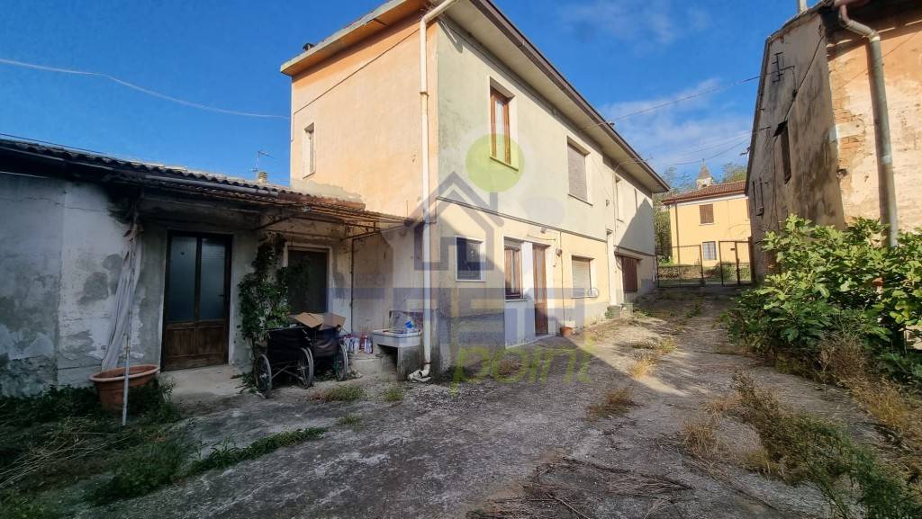 Casa Indipendente in vendita a Pizzighettone via lago gerundio 24