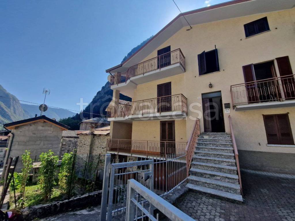 Appartamento in vendita a Val Masino via Cavarini