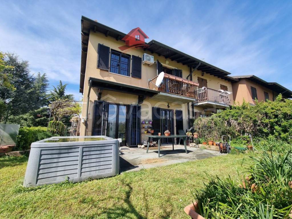 Villa in vendita a Capriate San Gervasio via John Kennedy, 11