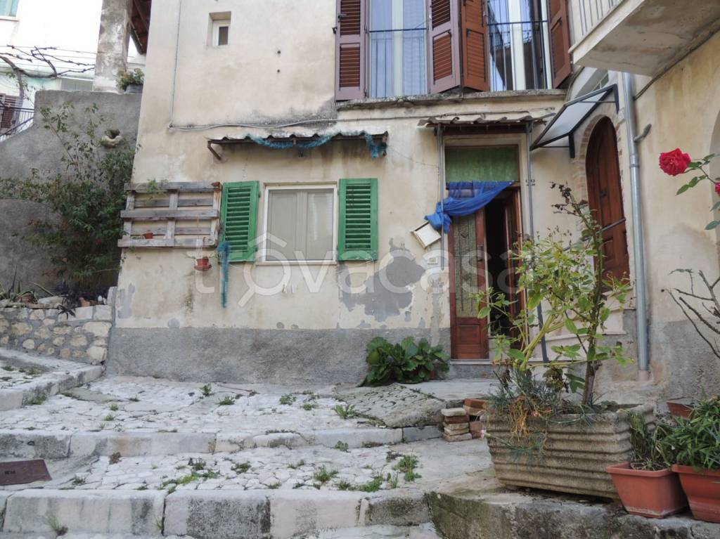 Appartamento in vendita a Caramanico Terme via Colle