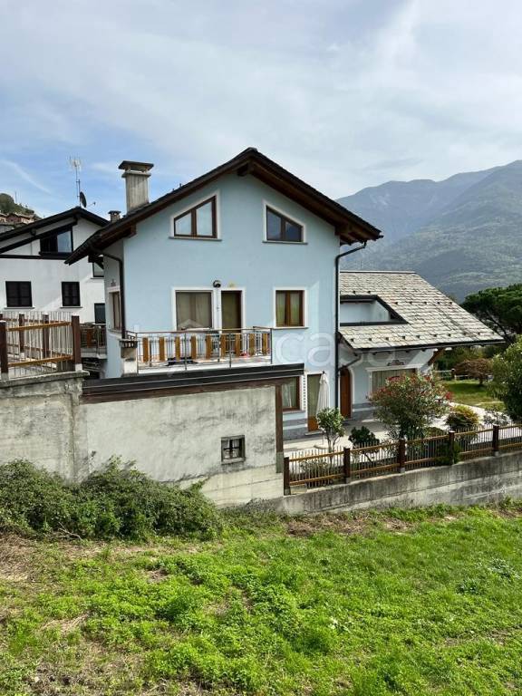 Villa Bifamiliare in vendita a Castione Andevenno via Grigioni, 4