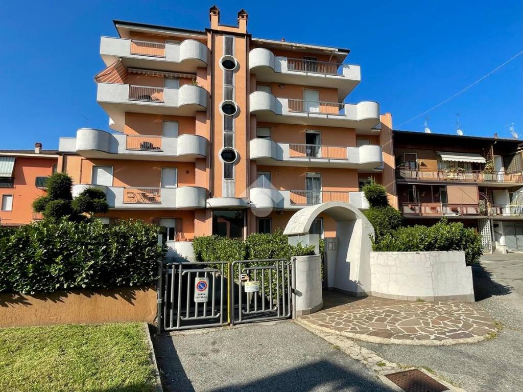 Appartamento in vendita a Terno d'Isola piazza Sette Martiri, 15