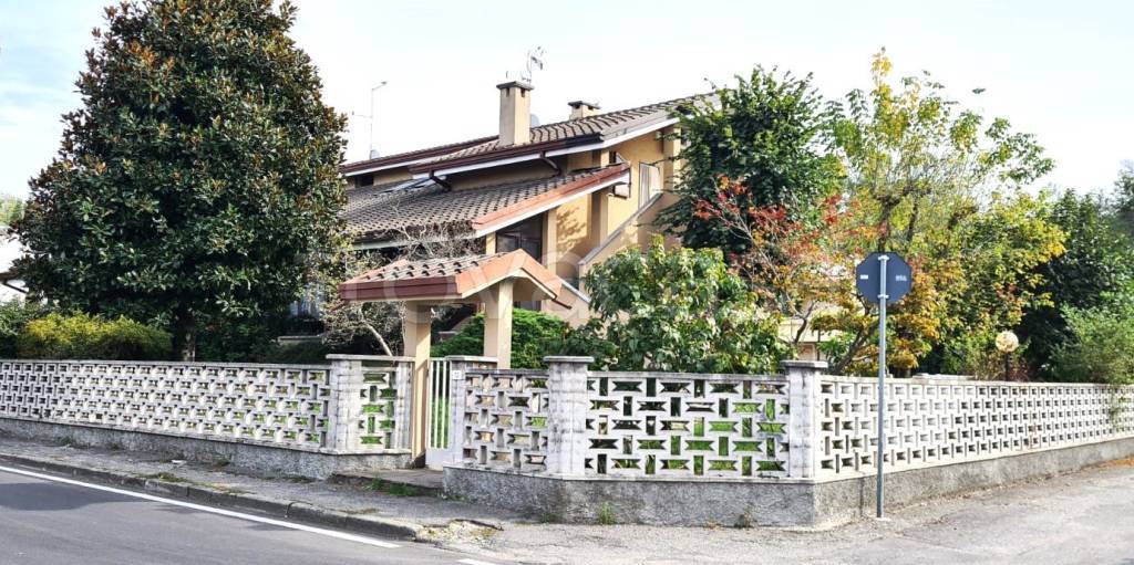 Villa Bifamiliare in vendita a Pantigliate via Fratelli Cervi, 14