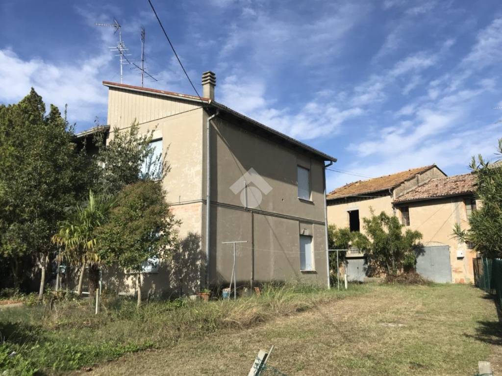 Casa Indipendente in vendita a Lugo via Fiumazzo, 791