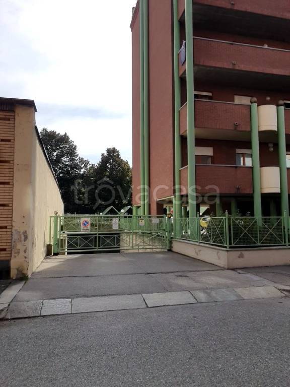 Garage in vendita a Torino via Mario Ponzio, 9A