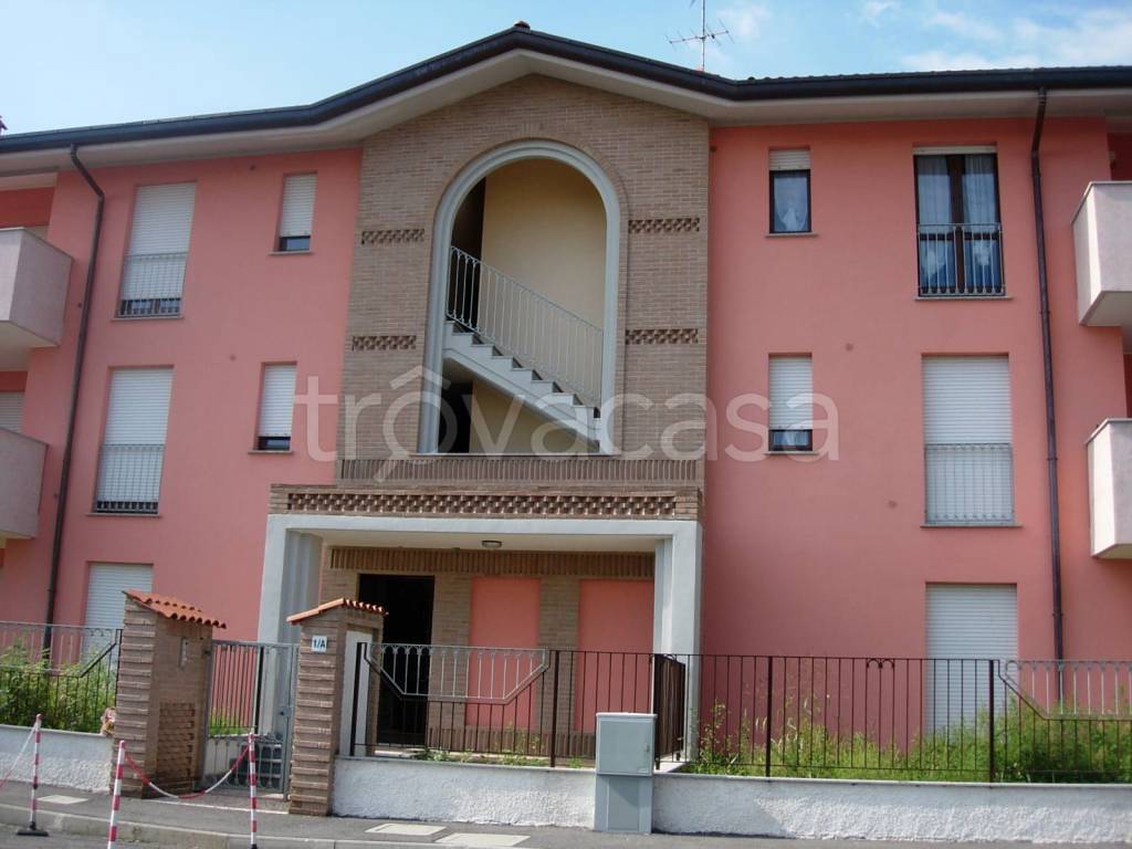 Appartamento in vendita a Bernareggio via Romagna