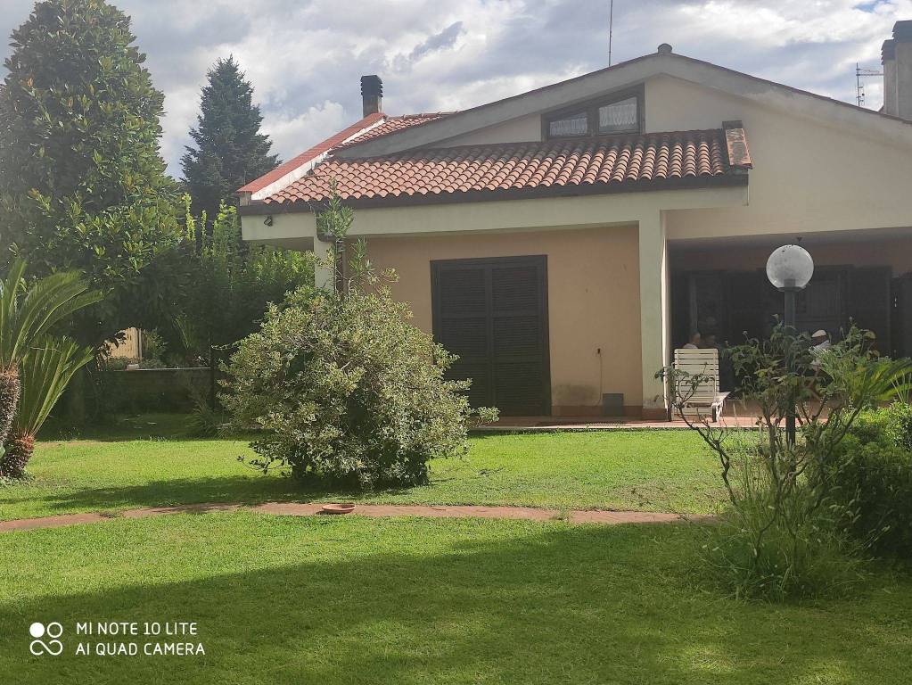 Villa in in vendita da privato a Tivoli via Lago di Paola, 20